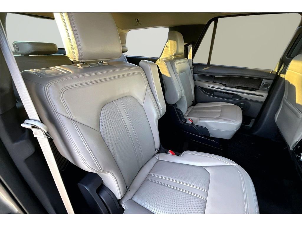 Used 2021 Ford Expedition Limited image 21