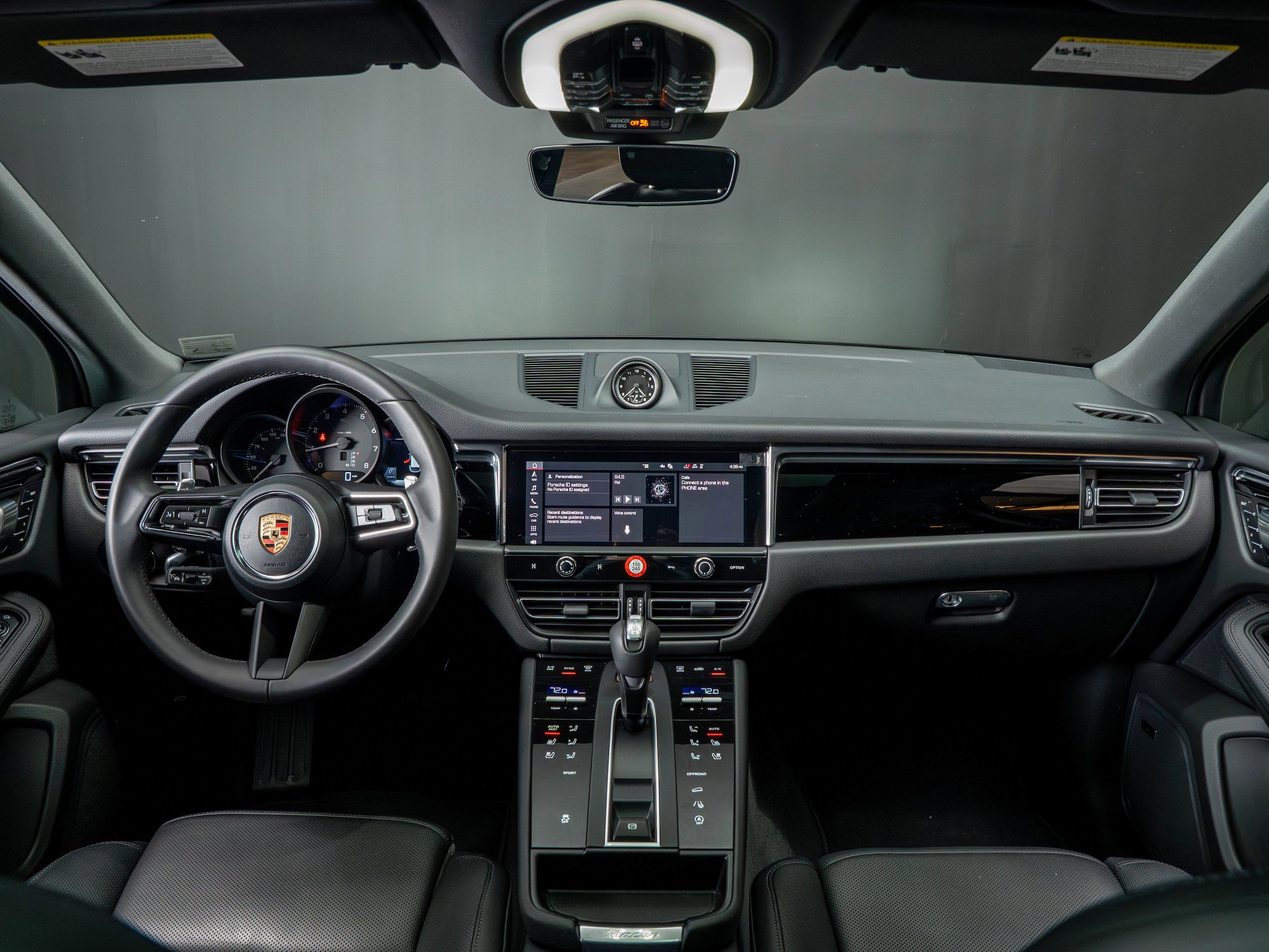 Certified 2025 Porsche Macan AWD/4WD image 25