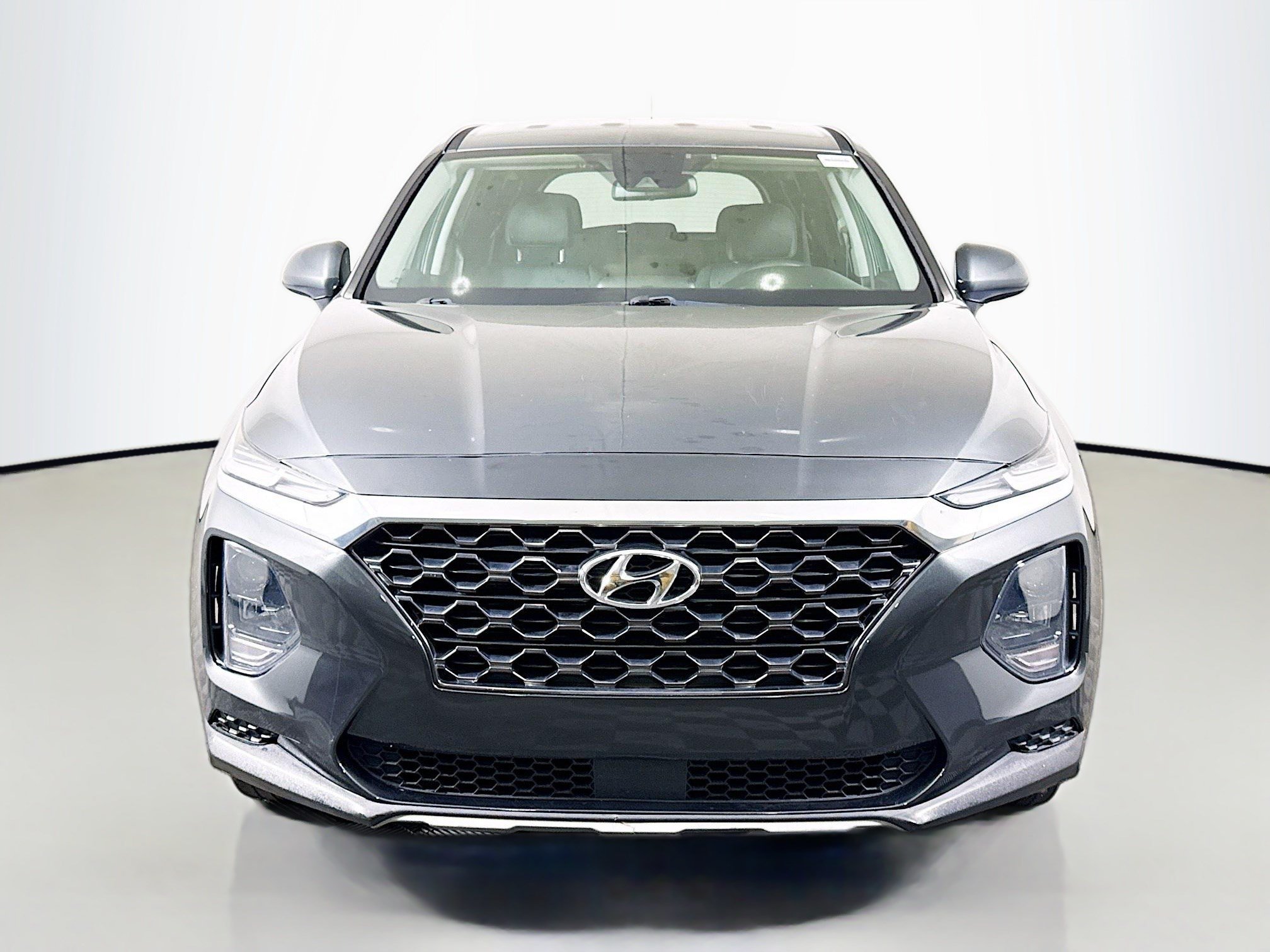Used 2020 Hyundai Santa Fe SE FWD image 2