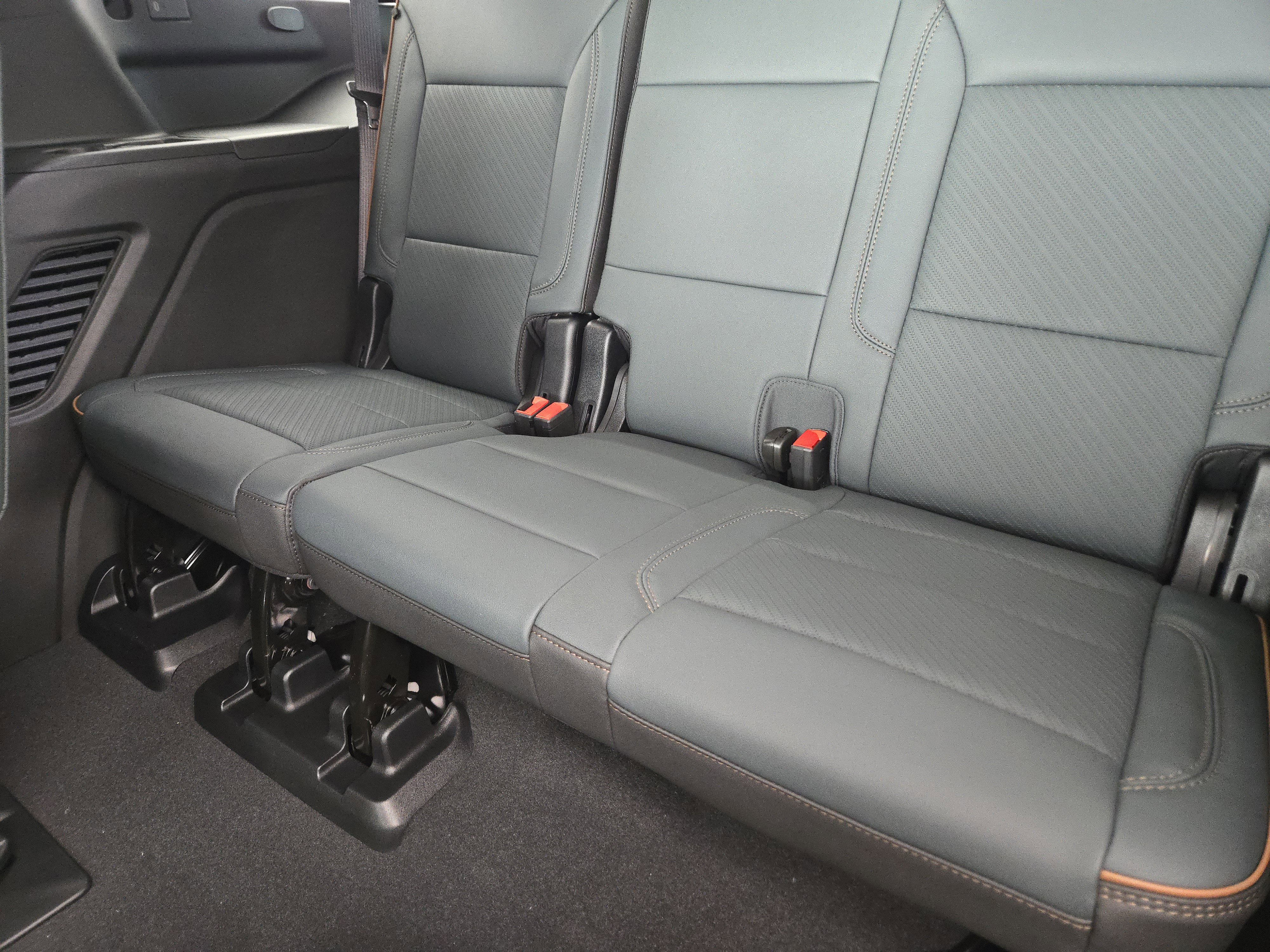 New 2026 GMC Yukon AT4 w/ AT4 Premium Package image 23