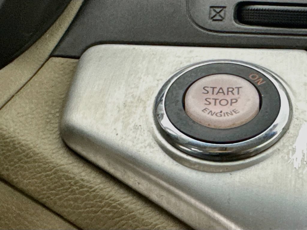 Used 2012 Nissan Murano LE FWD image 19
