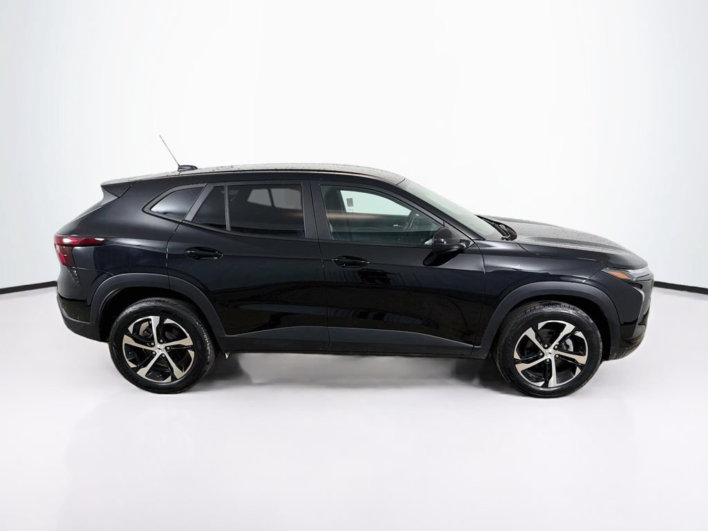 Used 2024 Chevrolet Trax RS FWD image 4