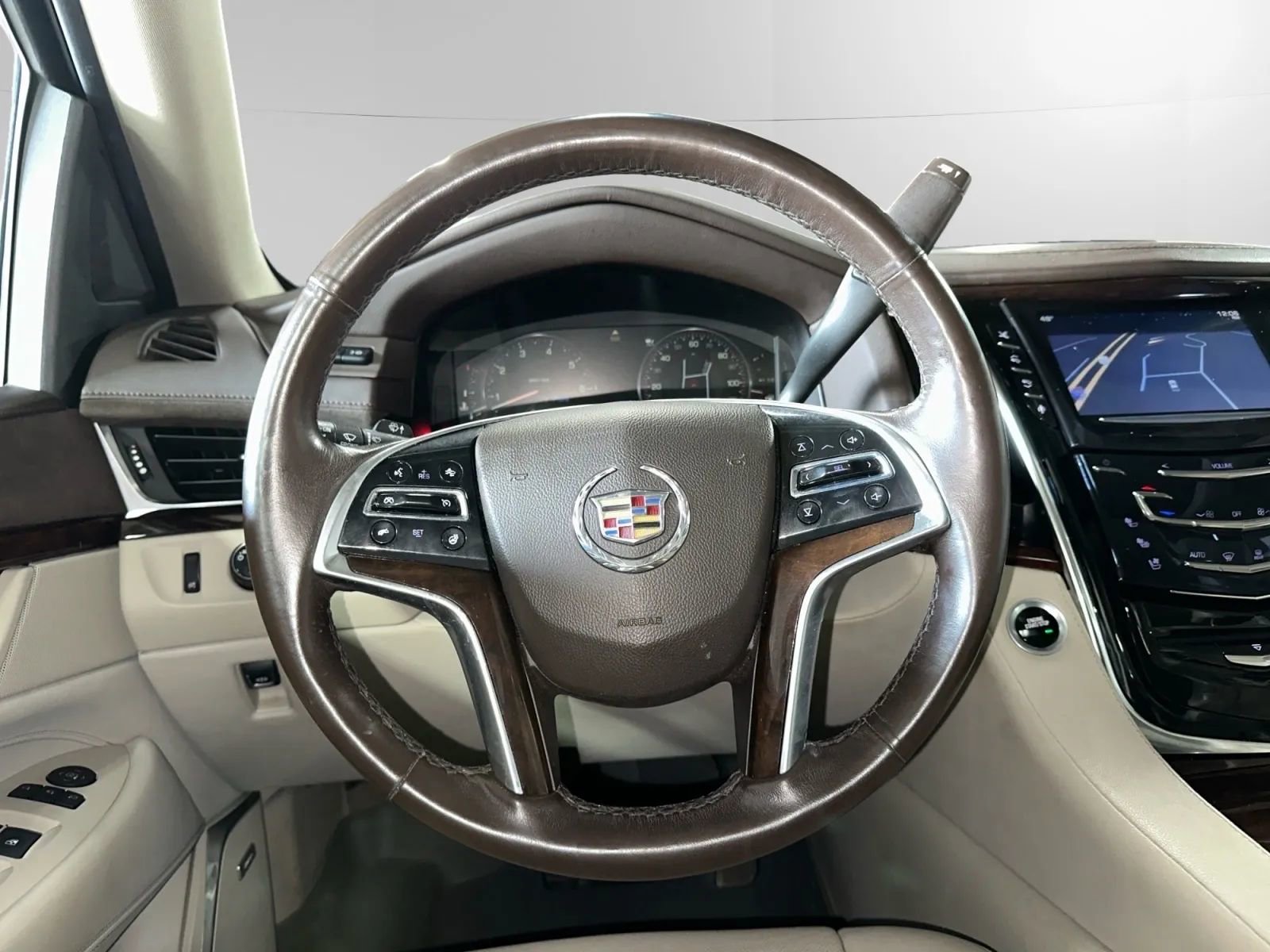 Used 2015 Cadillac Escalade ESV Premium AWD/4WD image 24