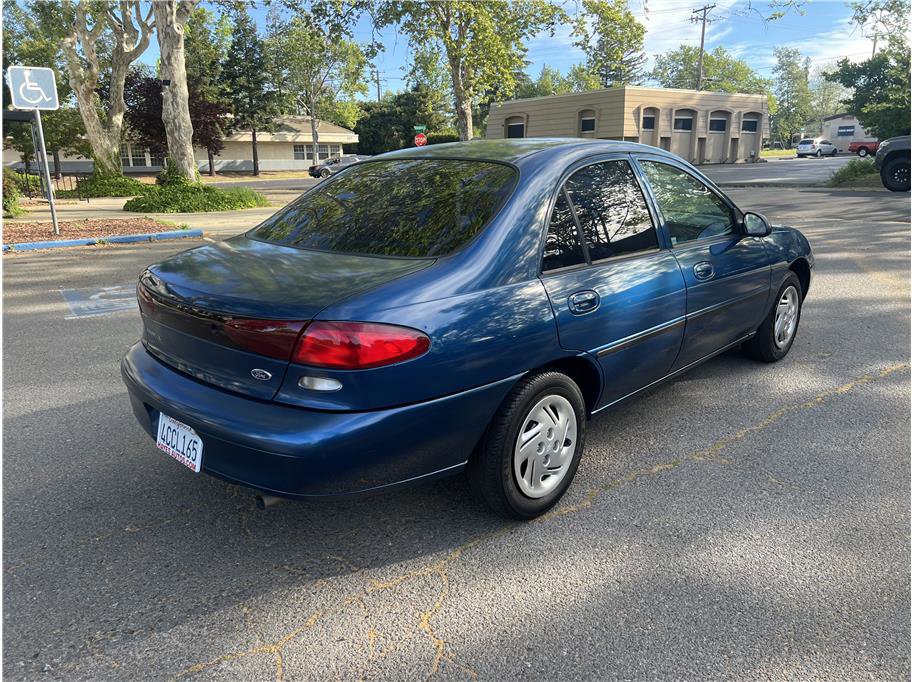Used 1998 Ford Escort LX image 5