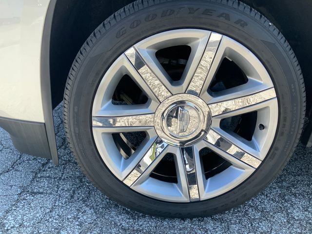 Used 2015 Cadillac Escalade Luxury image 10