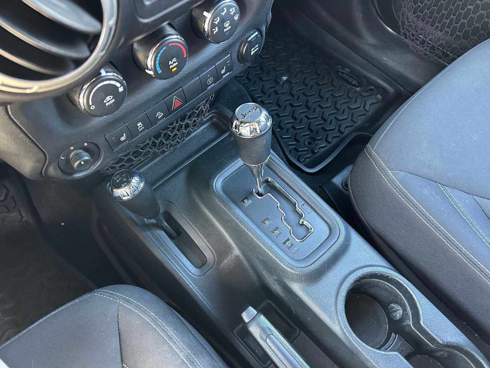 Used 2017 Jeep Wrangler Unlimited Sahara w/ Connectivity Group image 12