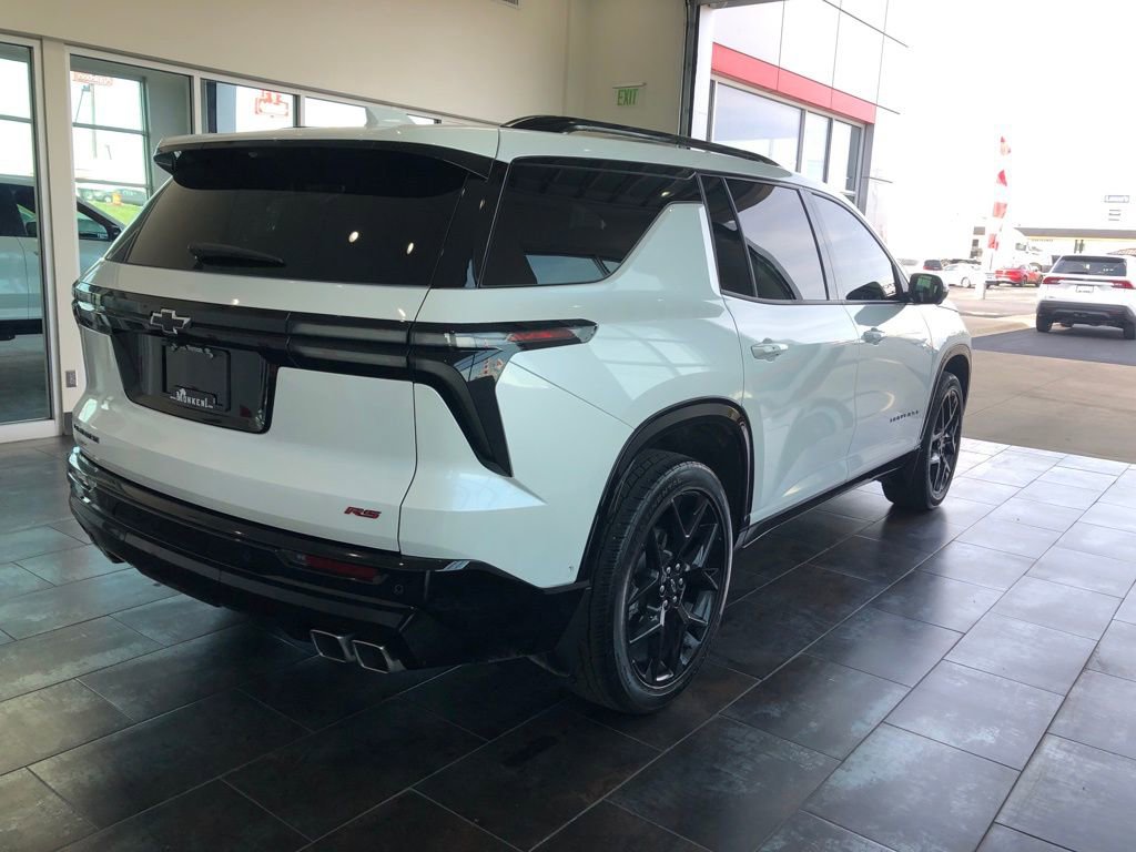 Used 2024 Chevrolet Traverse RS image 5