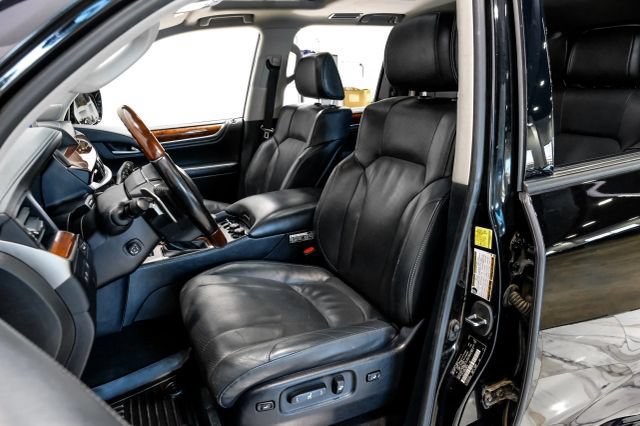 Used 2021 Lexus LX 570 4WD w/ Luxury Package image 30