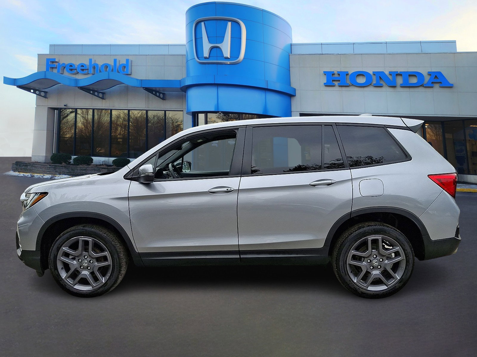 Used 2023 Honda Passport EX-L image 4