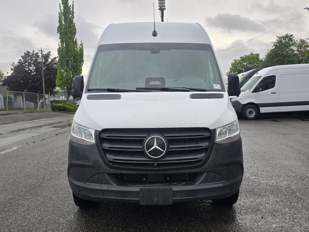 New 2025 Mercedes-Benz eSprinter 170 Cargo image 9