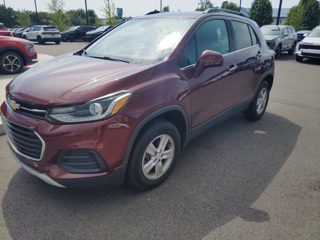Used 2017 Chevrolet Trax LT w/ Driver Confidence Package AWD/4WD image 2