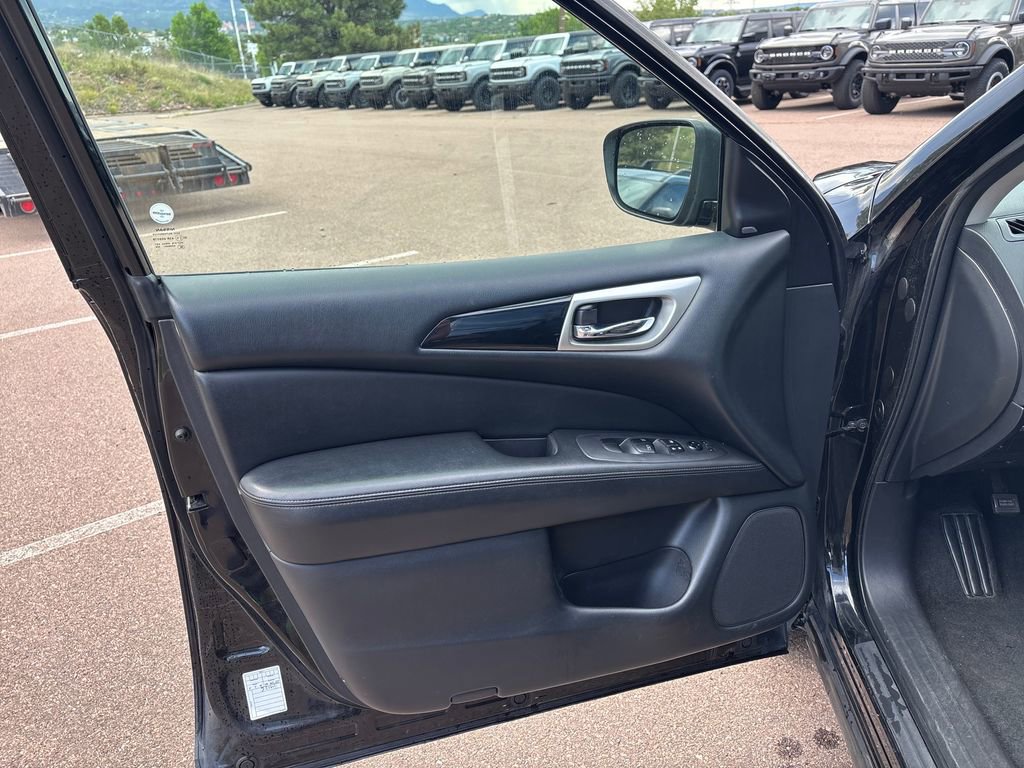 Used 2020 Nissan Pathfinder SV AWD/4WD image 10