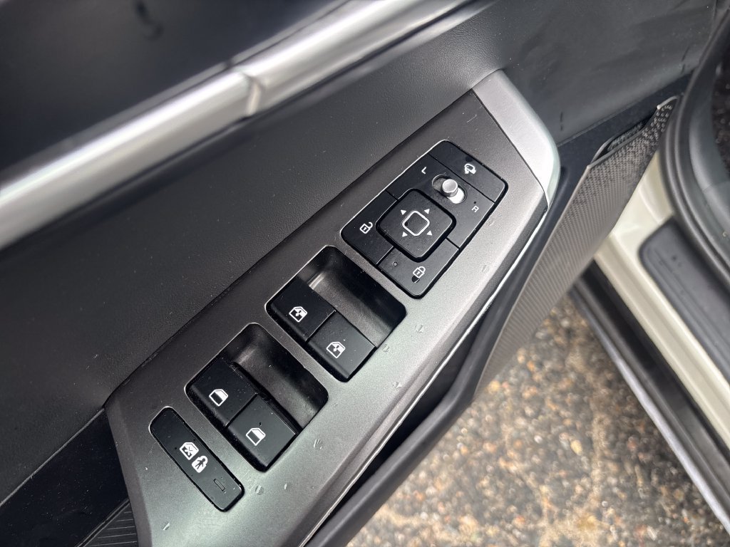 Certified 2023 Kia EV6 Wind AWD/4WD image 11