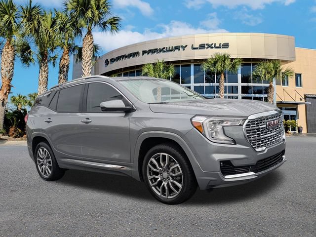 Used 2024 GMC Terrain Denali w/ Denali Premium Package AWD/4WD image 2