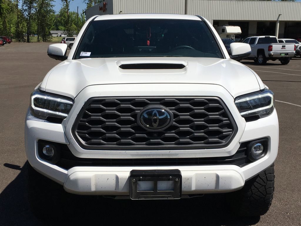 Used 2021 Toyota Tacoma TRD Sport w/ TRD Premium Sport Package AWD/4WD image 9