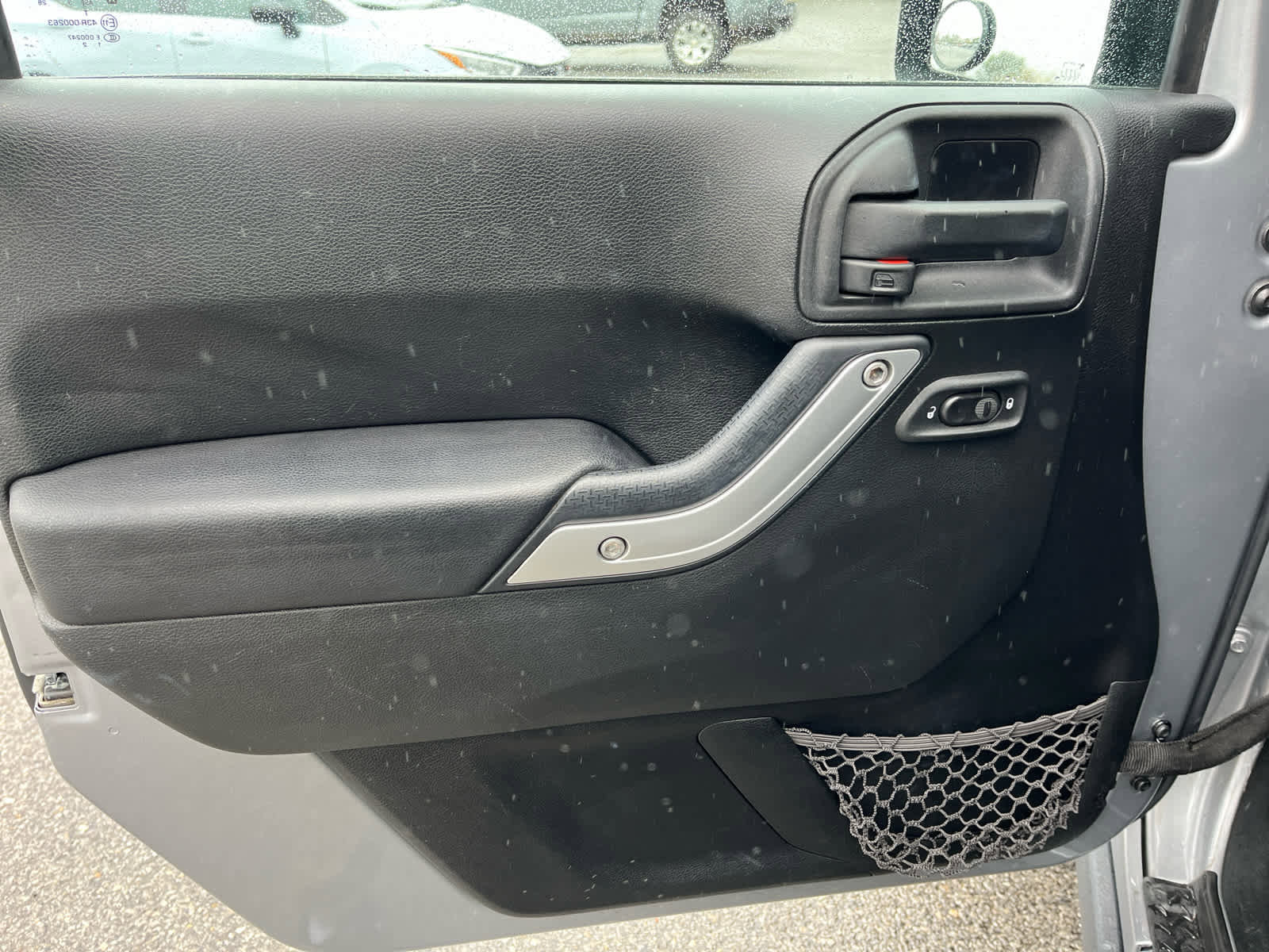 Used 2013 Jeep Wrangler Unlimited Rubicon w/ Connectivity Group image 11