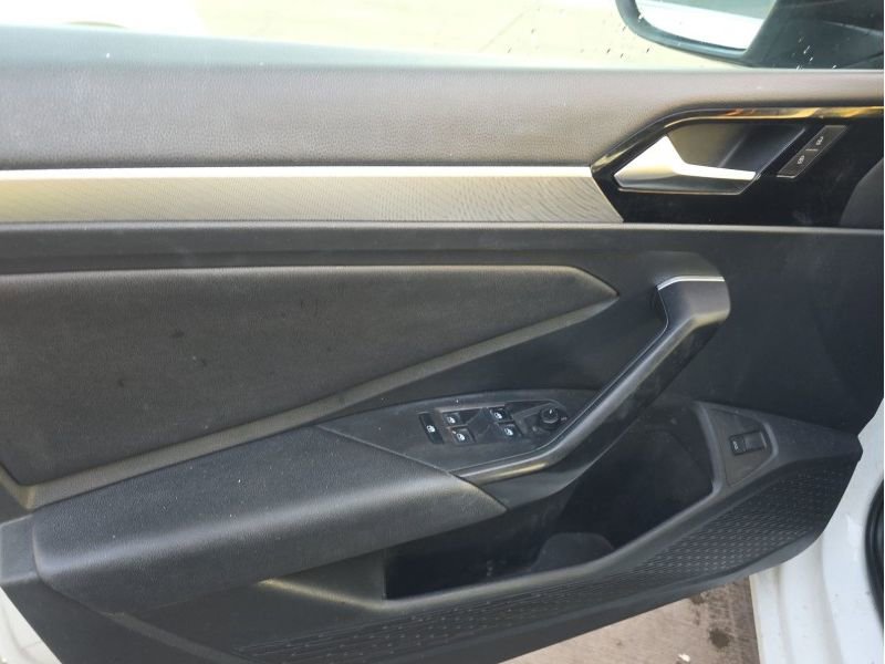 Used 2019 Volkswagen Jetta R-Line w/ R-Line Cold Weather Package FWD image 15