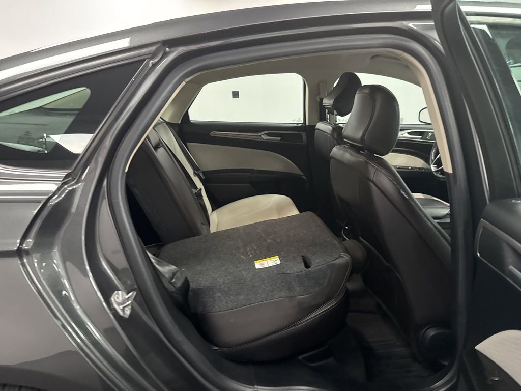 Used 2020 Ford Fusion SE w/ Equipment Group 151A image 35