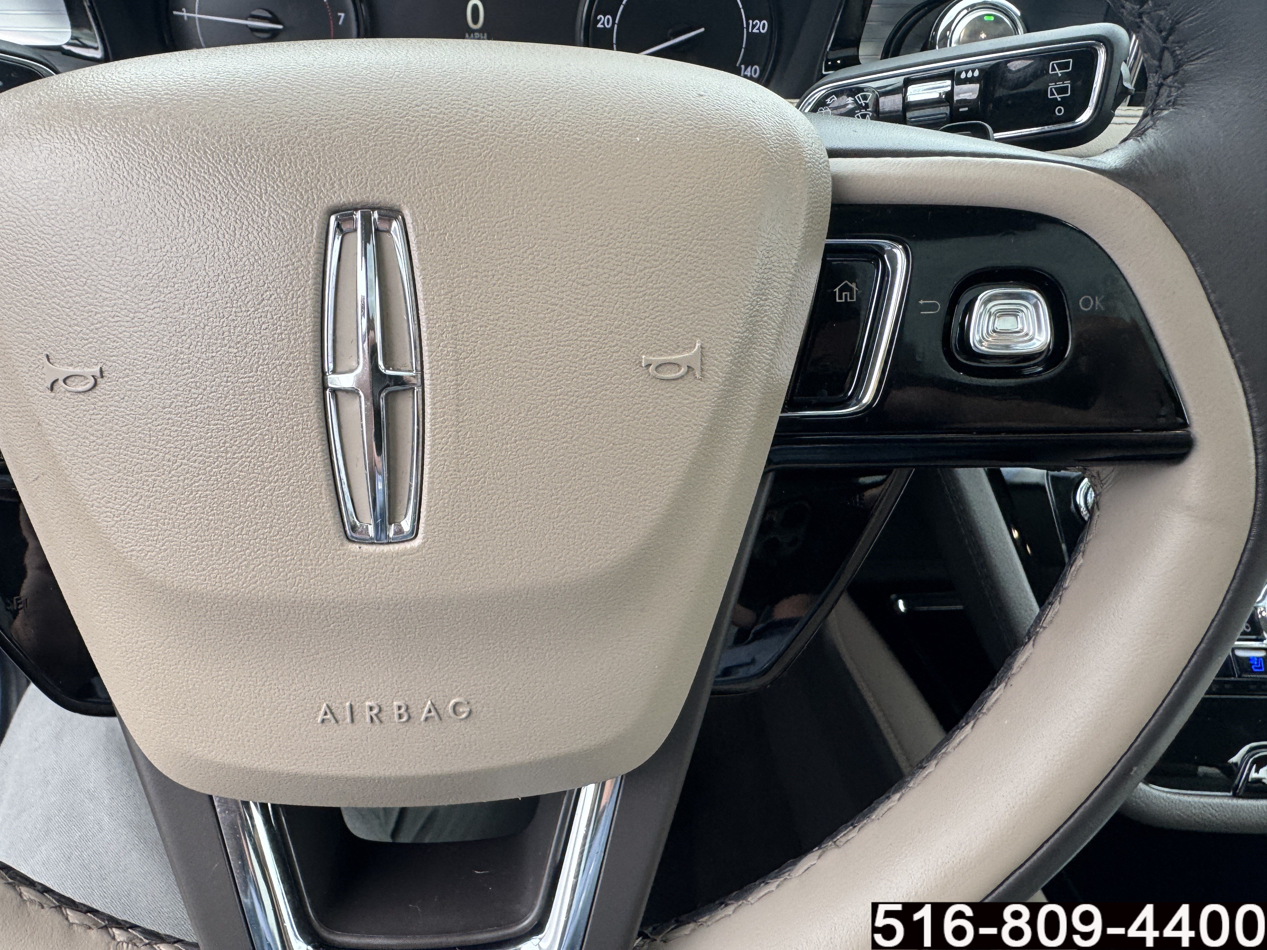 Used 2022 Lincoln Corsair AWD w/ Premium Package image 23