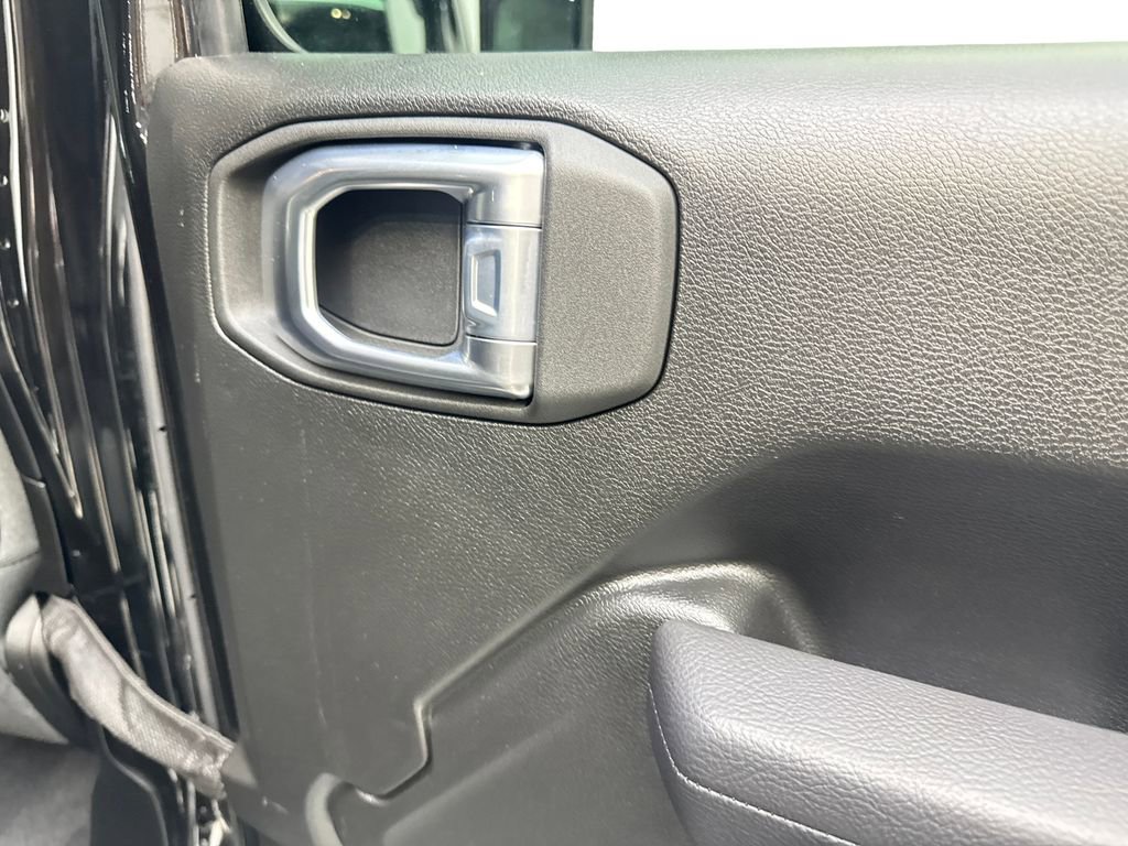 Used 2024 Jeep Gladiator Rubicon w/ Technology Group AWD/4WD image 45