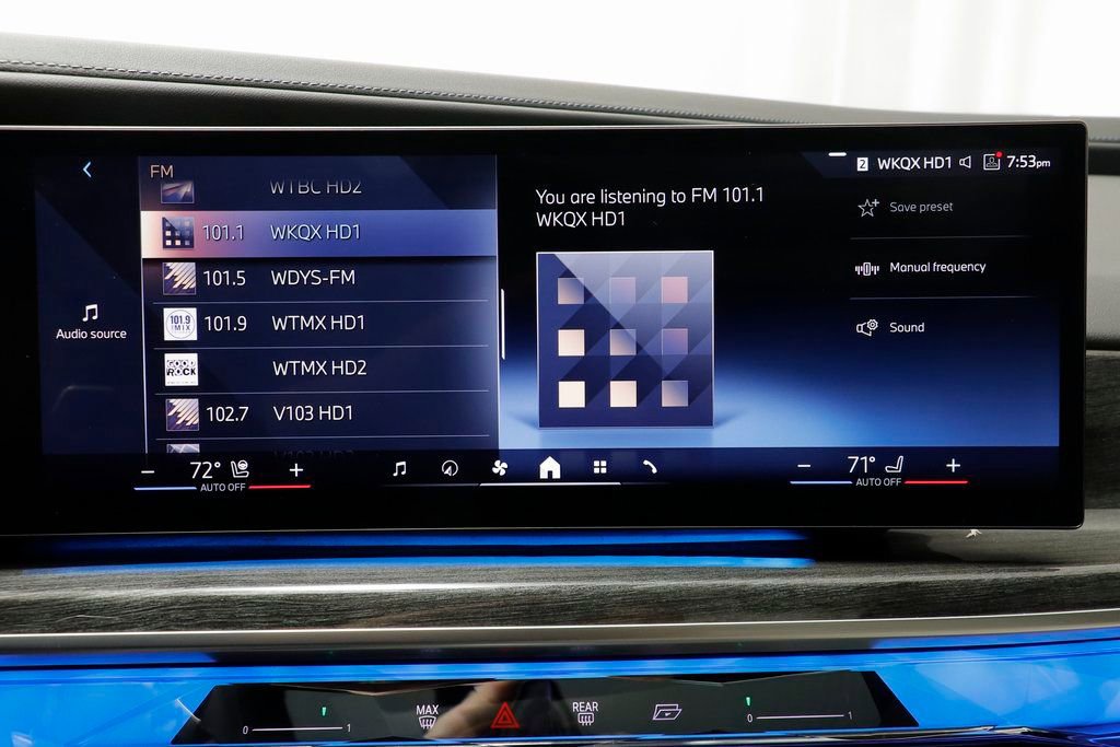 Used 2024 BMW 760i xDrive w/ Premium Package 2 image 10