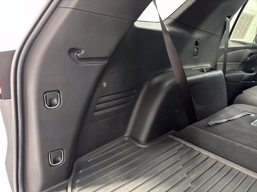 Used 2023 Chevrolet Traverse LT w/ LT Premium Package AWD/4WD image 56