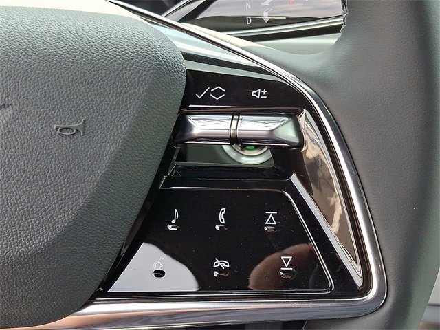 New 2025 Cadillac Lyriq Luxury image 18