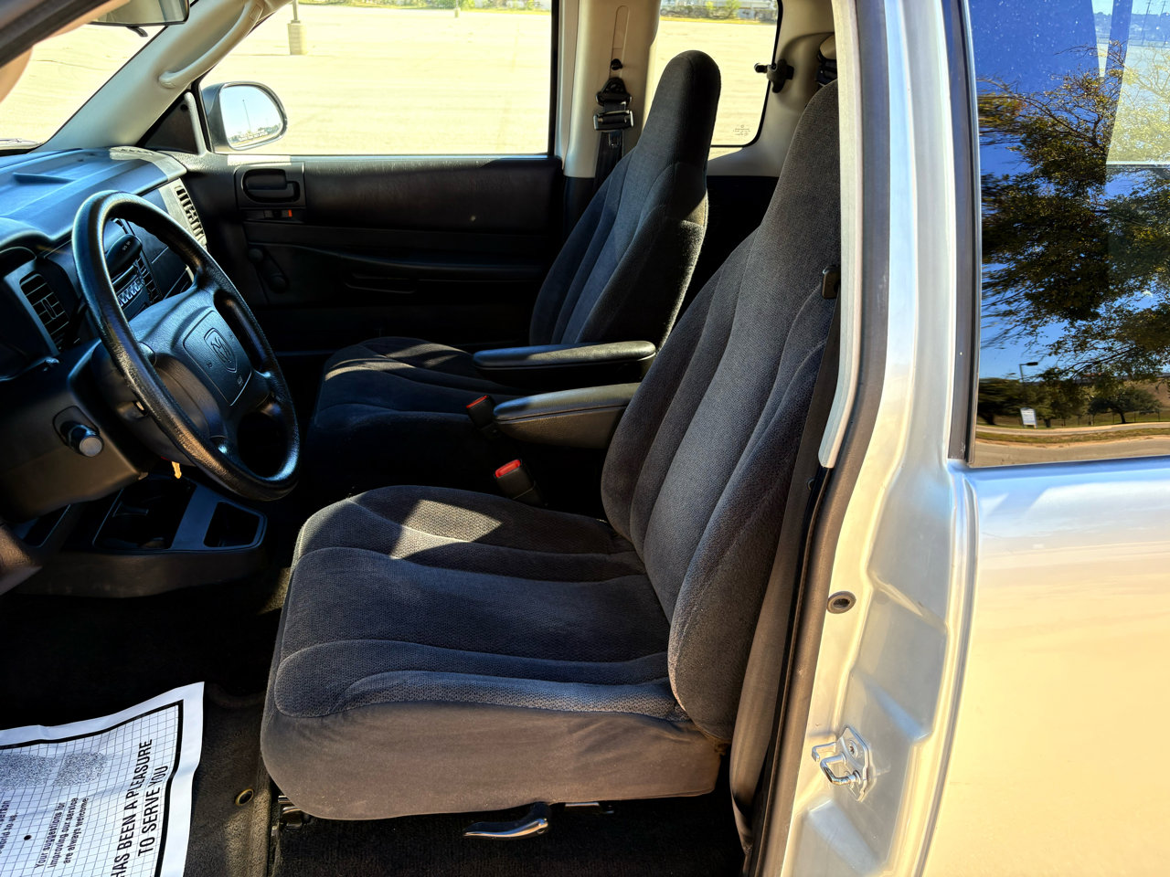 Used 2004 Dodge Dakota 2WD Club Cab w/ Tire & Handling Group image 40