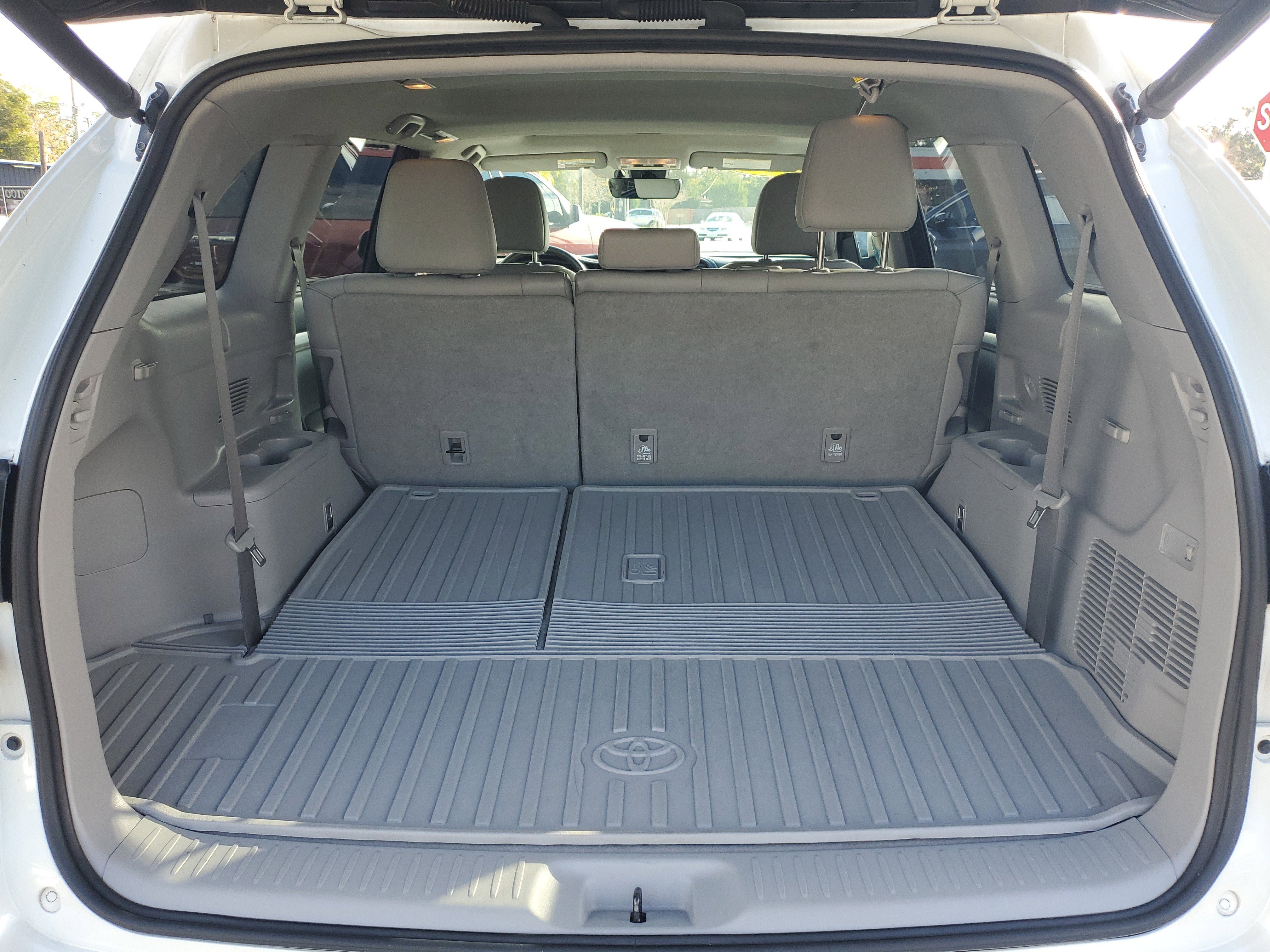 Used 2019 Toyota Highlander XLE image 13