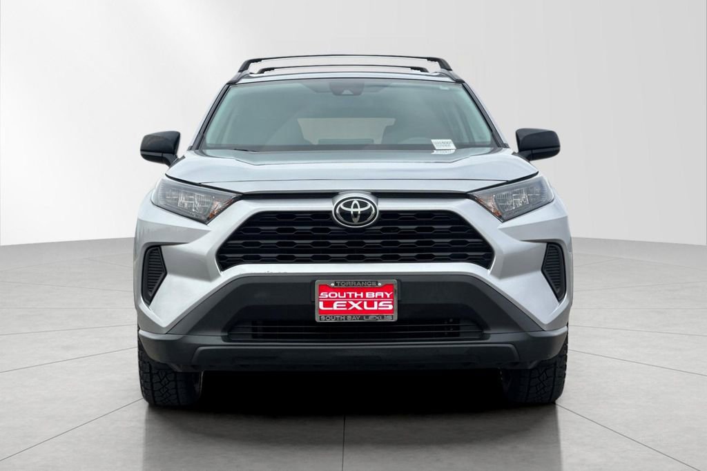 Used 2021 Toyota RAV4 LE FWD image 9