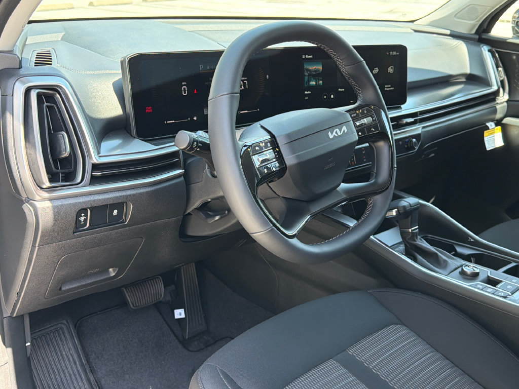 New 2026 Kia Sorento LX FWD image 17