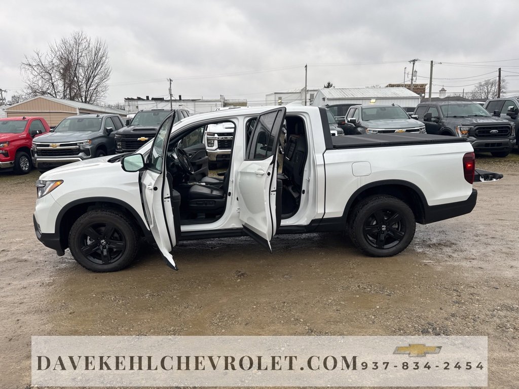 Used 2023 Honda Ridgeline Black Edition image 11