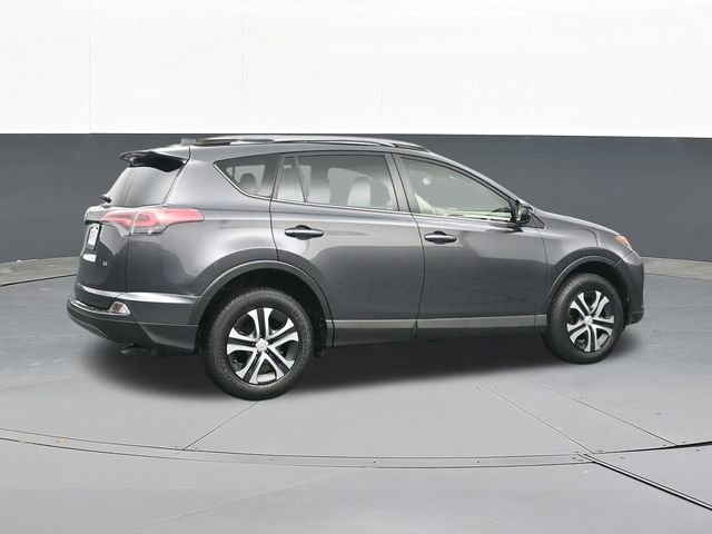 Used 2017 Toyota RAV4 LE image 14
