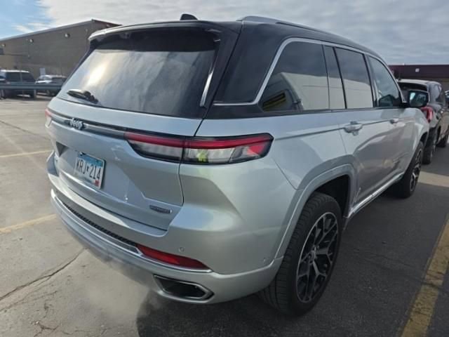 Used 2022 Jeep Grand Cherokee Summit AWD/4WD image 8