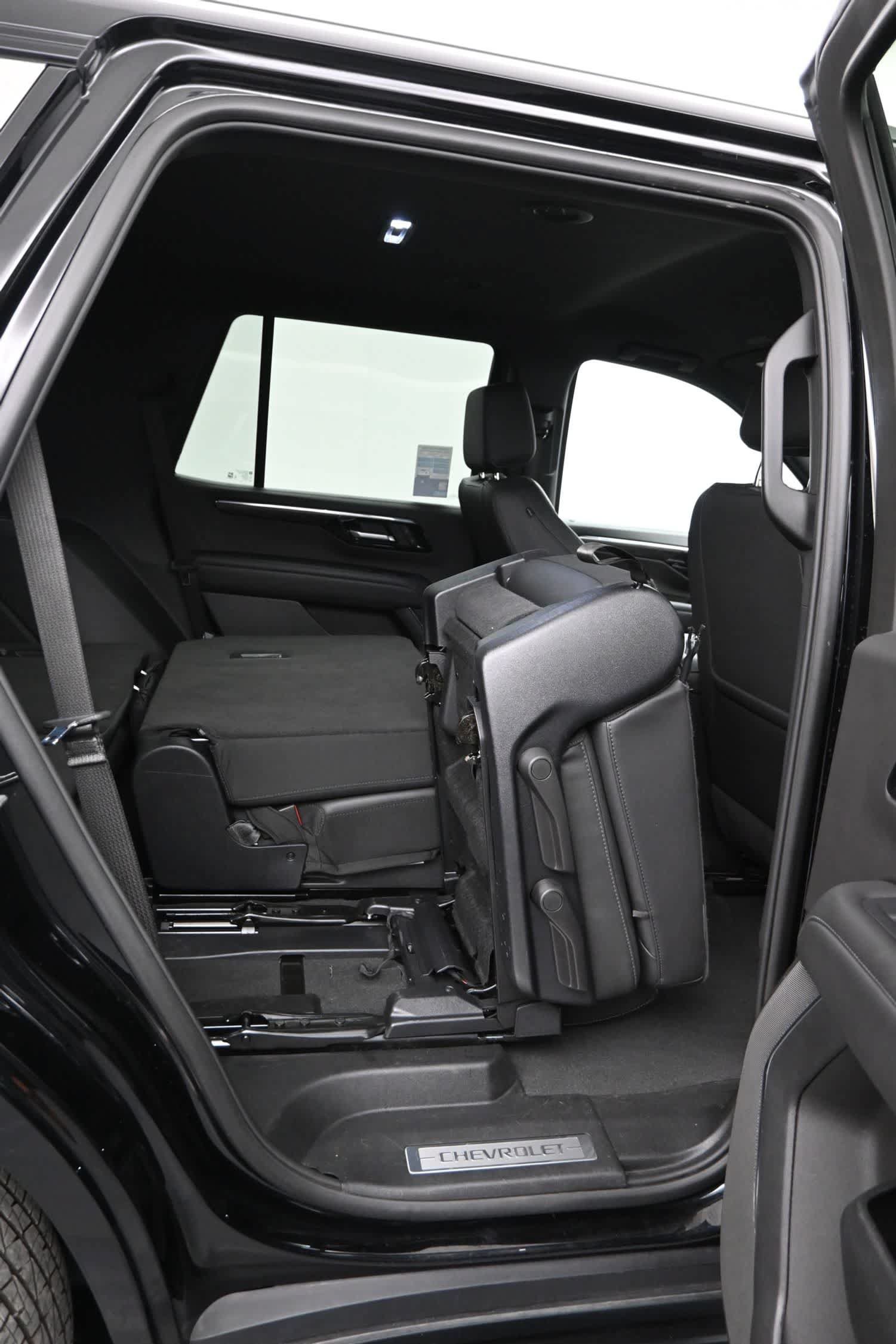 Used 2025 Chevrolet Tahoe LT AWD/4WD image 13