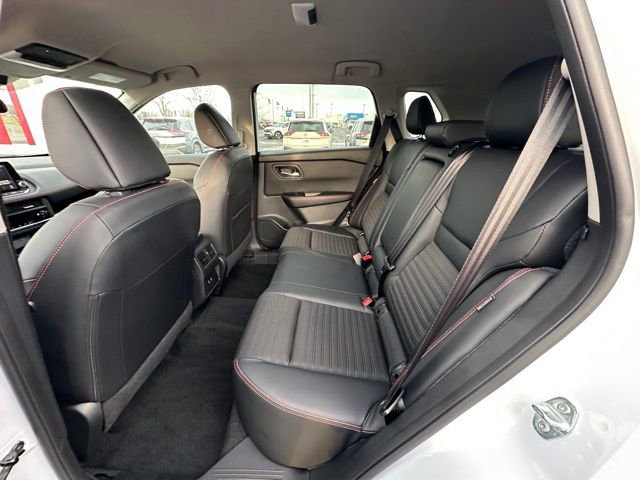 Certified 2025 Nissan Rogue SV AWD/4WD image 31