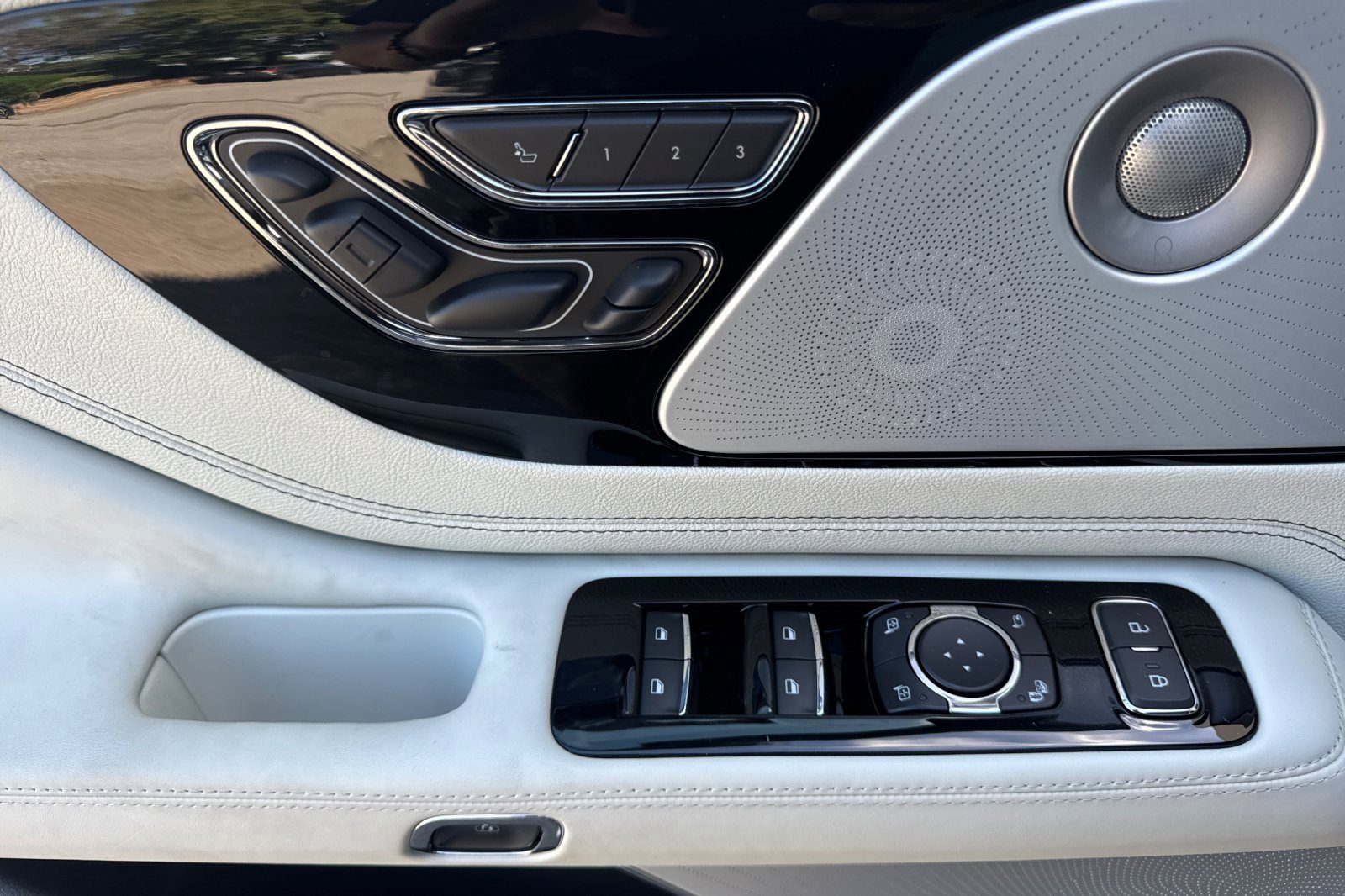 New 2025 Lincoln Aviator Black Label image 9