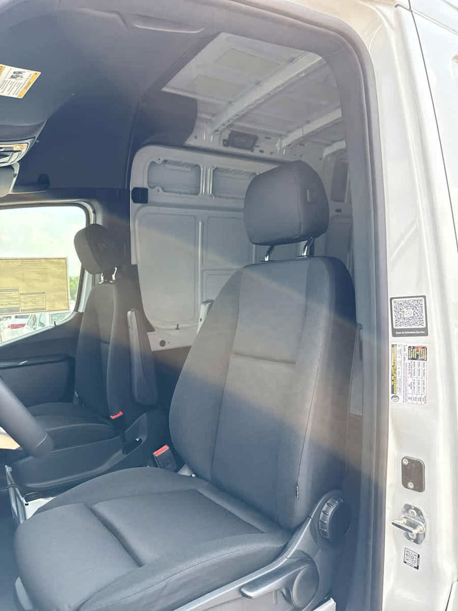 New 2025 Mercedes-Benz Sprinter 2500 image 22