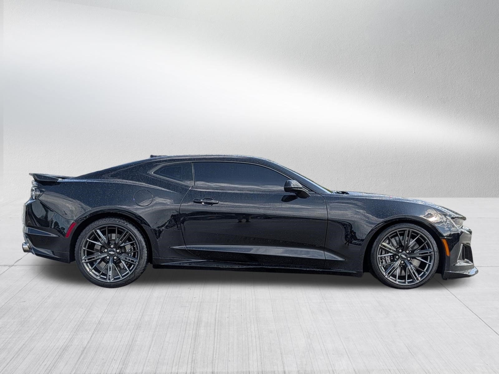 Used 2019 Chevrolet Camaro ZL1 RWD image 8