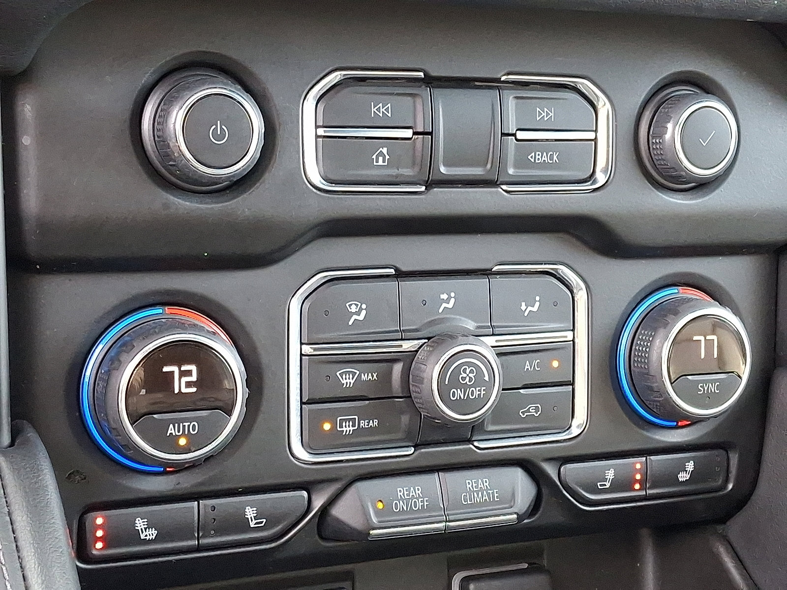 Used 2021 Chevrolet Tahoe LT w/ LT Signature Package image 17