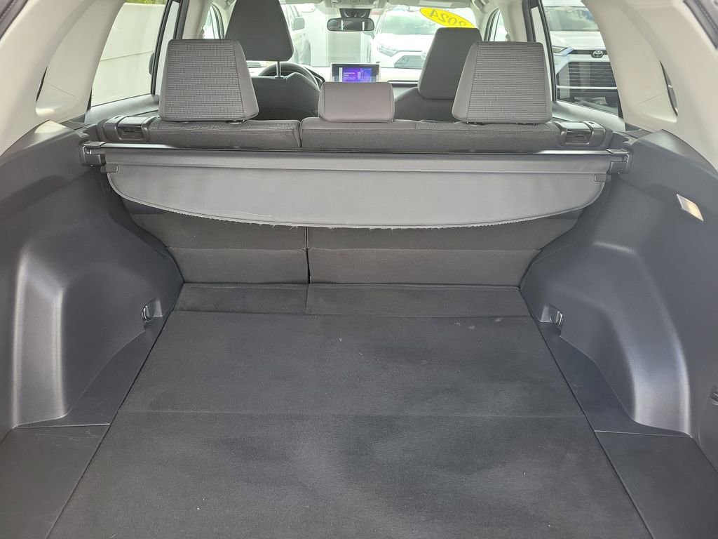 Certified 2024 Toyota RAV4 LE AWD/4WD image 10