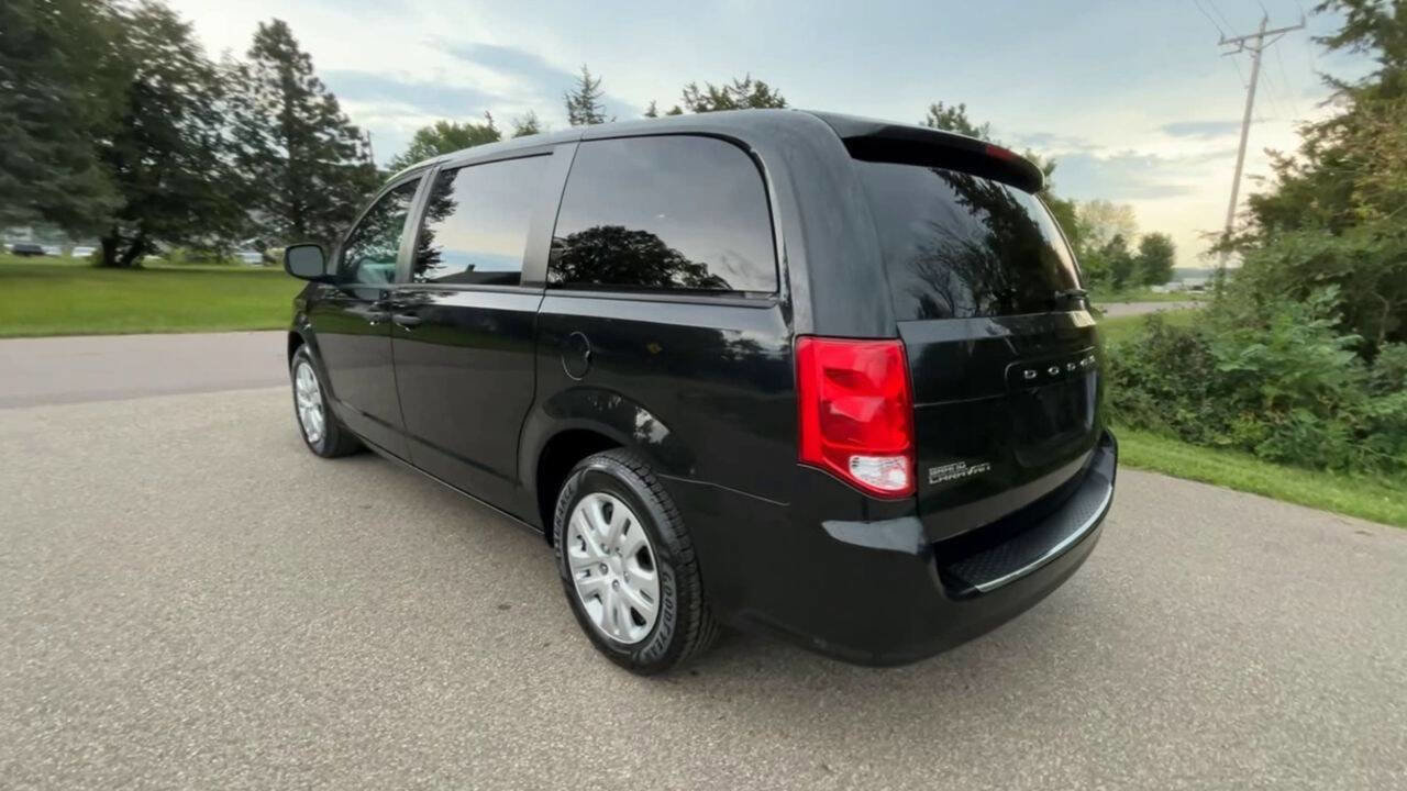 Used 2020 Dodge Grand Caravan SE image 3