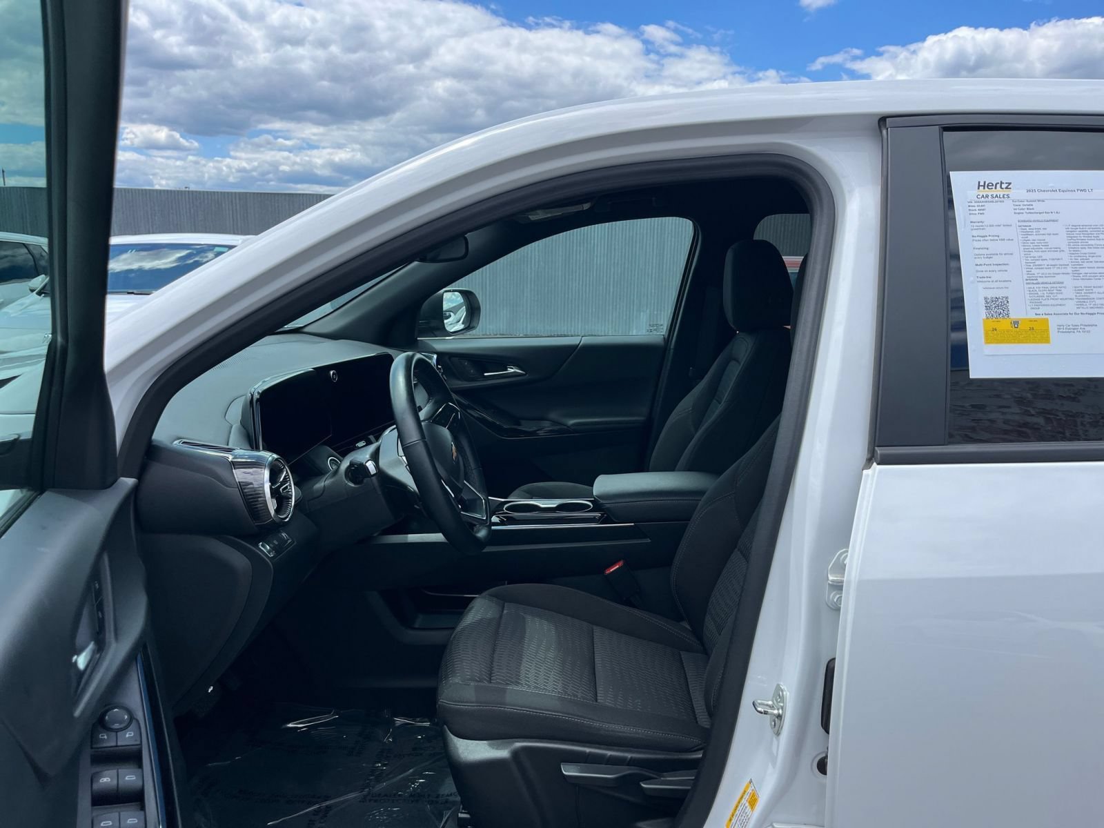Used 2025 Chevrolet Equinox LT FWD image 27