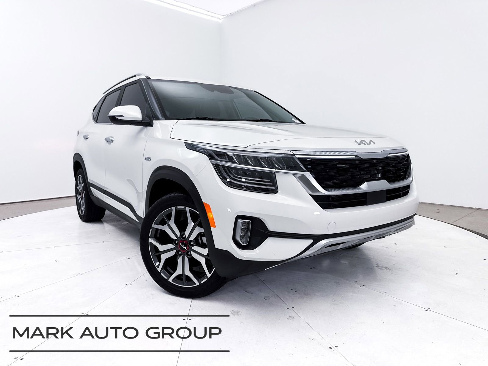 Certified 2022 Kia Seltos SX w/ Sunroof Package image 1