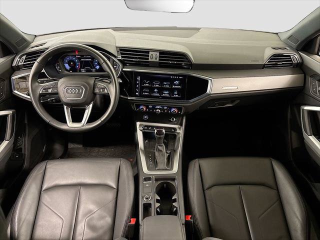 Certified 2025 Audi Q3 2.0T Premium w/ Convenience Package AWD/4WD image 9