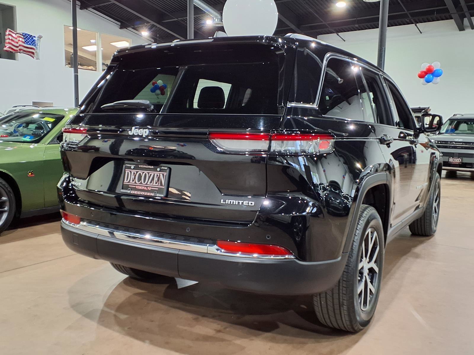 Used 2024 Jeep Grand Cherokee Limited AWD/4WD image 6