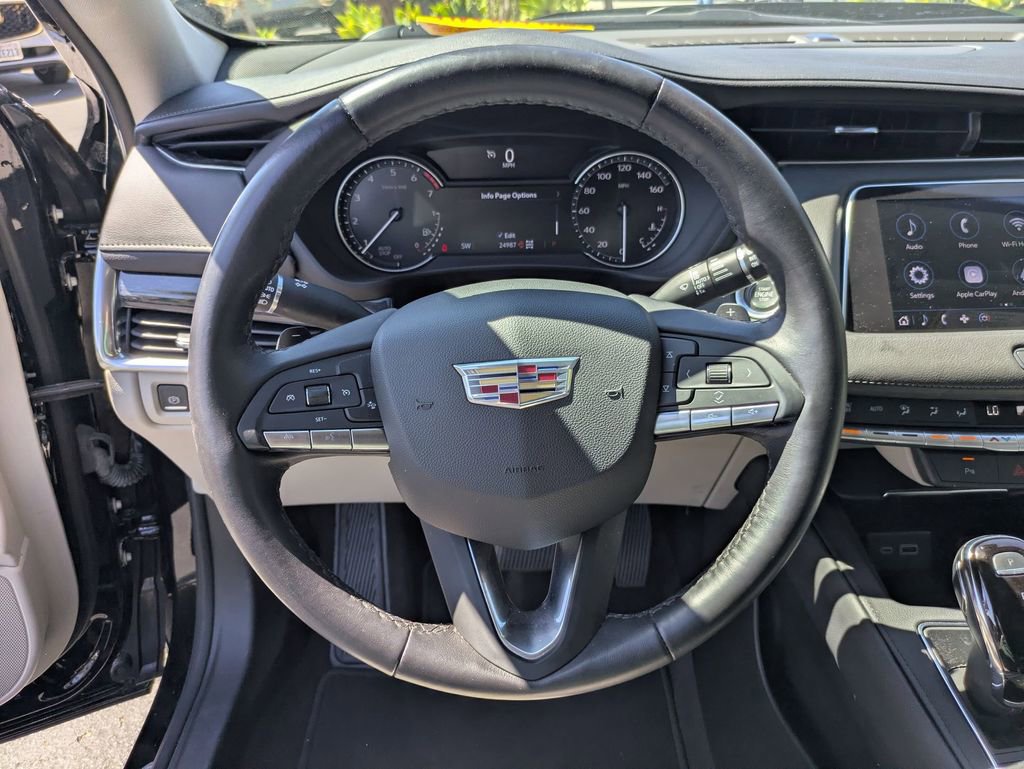 Used 2023 Cadillac XT4 Premium Luxury image 18