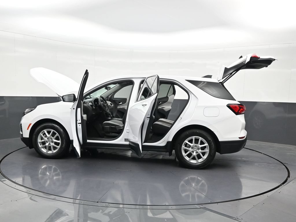 Used 2023 Chevrolet Equinox LS FWD image 38