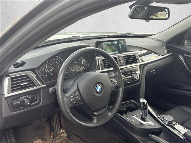 Used 2016 BMW 320i xDrive Sedan AWD/4WD image 8