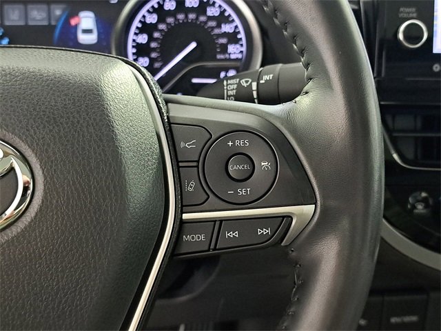 Used 2021 Toyota Camry XLE w/ Navigation Upgrade Package image 25
